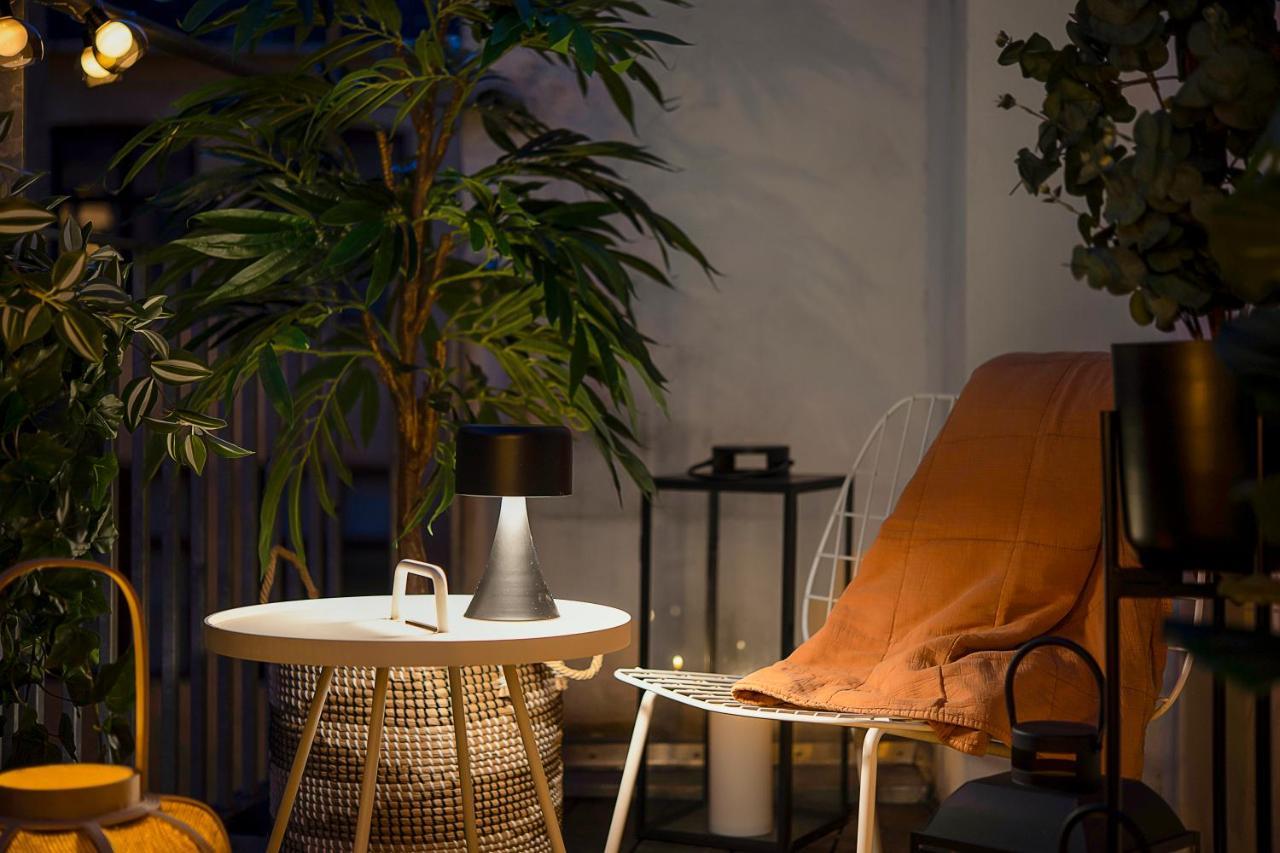 Sanders Leaves - Chic Three-Bedroom Apartment In Downtown Copenhague Exterior foto